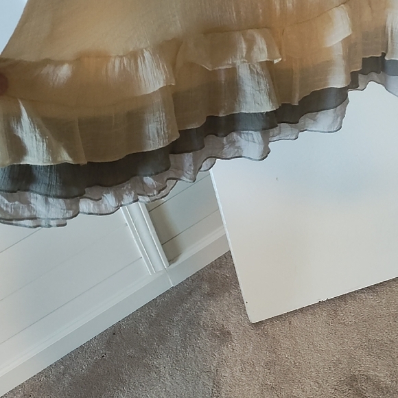 Elegant Cream Maxi Dress - Picture 2 of 4